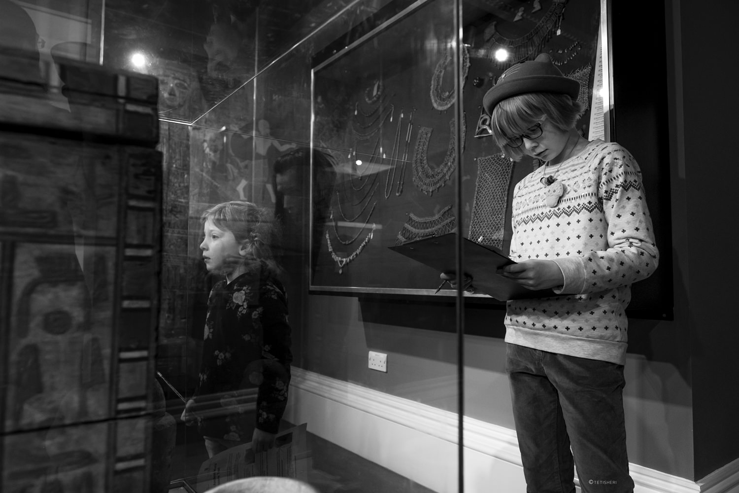 two girls in a museum gallery